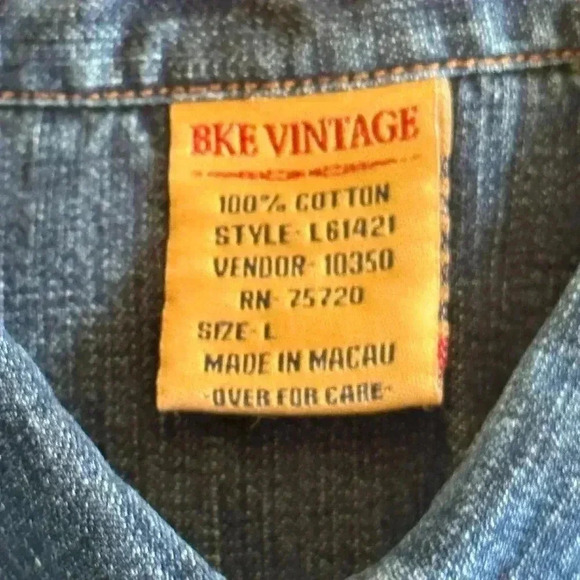 BKE Vintage | 100% Cotton Western Denim Button Down Shirt, Pearly Snaps - Picture 3 of 6